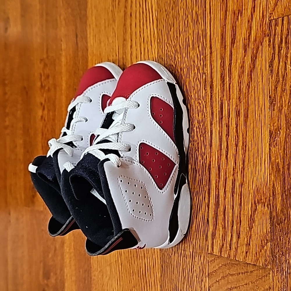 Jordan 6 Retro Carmine sneakers - Picture 1 of 7